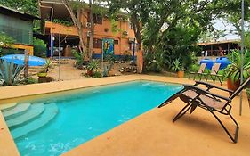 Casa Pura Vida Surf Hostel - Tamarindo Costa Rica